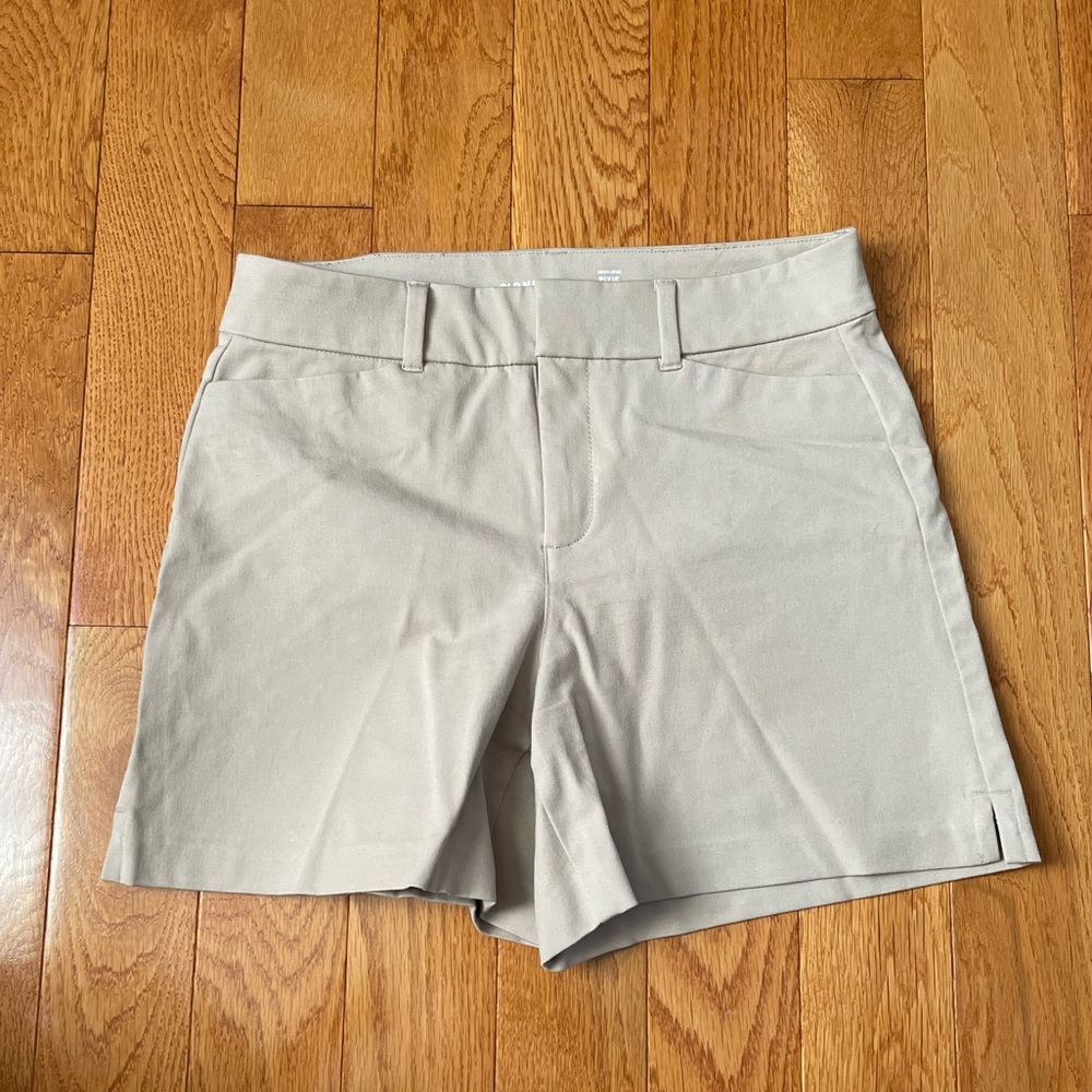 Old Navy shorts size 4